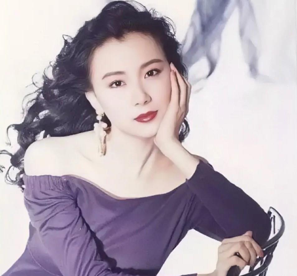 明星最老的女明星_50岁女明星保养_51岁女明星气质