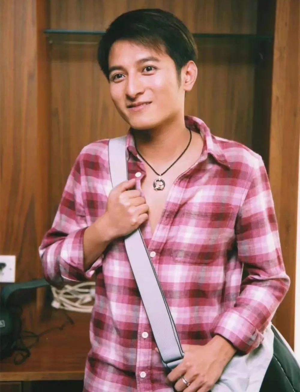 朝天鼻明星_塌鼻子明星_混血女明星鼻子